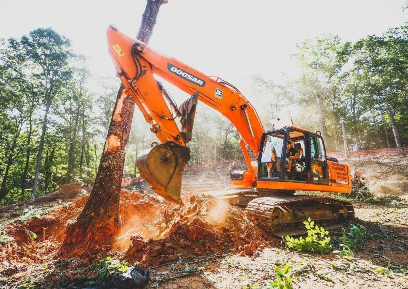 A tree service job in Smyrna, GA
